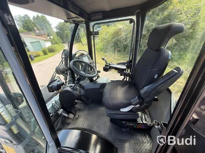 Redskapsbärare Belos TransGiant | 4WD | Plog & Skopa | 2007