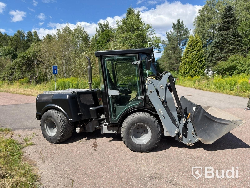 Redskapsbärare Belos TransGiant | 4WD | Plog & Skopa | 2007