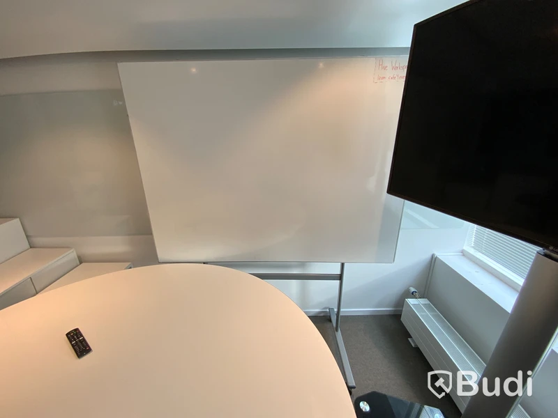 Whiteboard på rullstativ