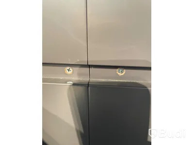 Väggmonterad butikshylla