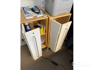 Mindre skåp på hjul 2 st OBS! Saknar nycklar