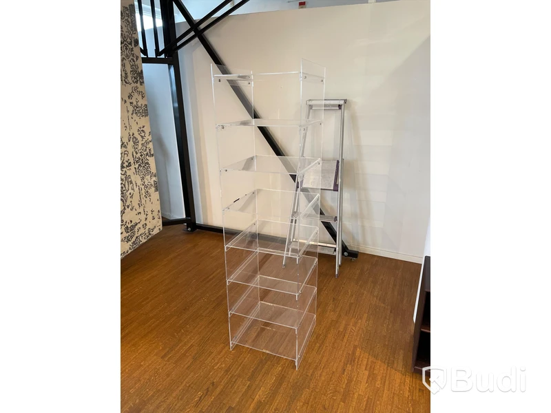 Hylla i plexiglas