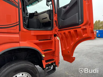 Tridemväxlare Mercedes-Benz Arocs 3758 -2023 | JOAB 24 ton | Plogutrustad