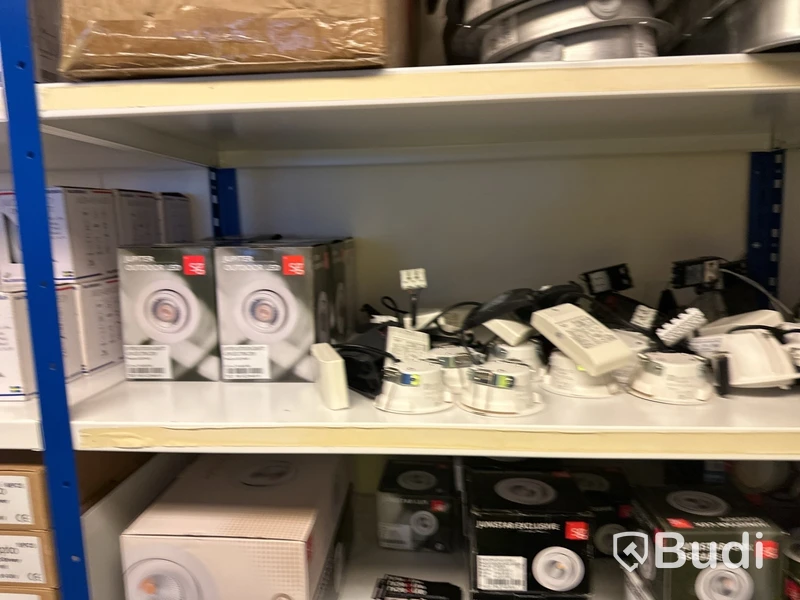 Stort lager ifrån väletablerad Elfirma i Konkurs - säljs i ett utrop.