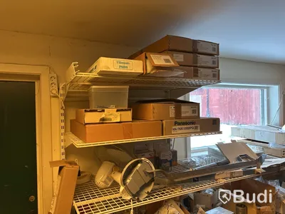 Stort lager ifrån väletablerad Elfirma i Konkurs - säljs i ett utrop.