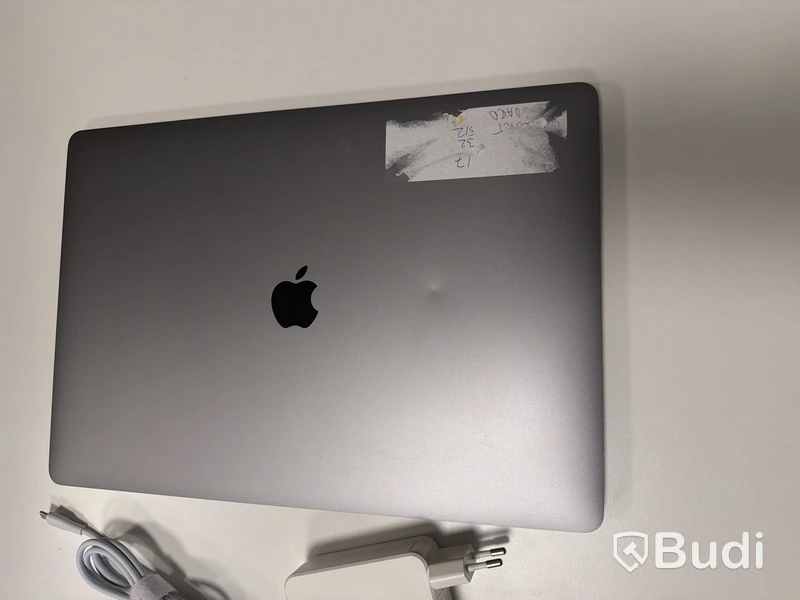 Macbook Pro 16" i7 2019 32/512GB med engelskt tangentbord