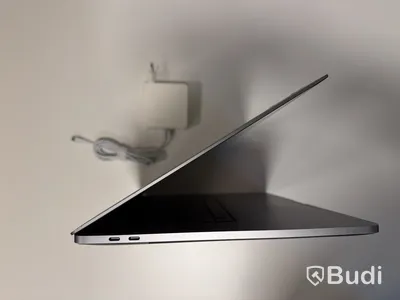 Macbook Pro 16" i7 2019 32/512GB med engelskt tangentbord