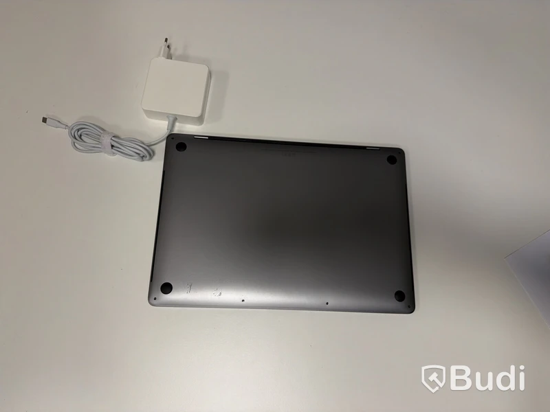 Macbook Pro 16" i7 2019 32/512GB med engelskt tangentbord