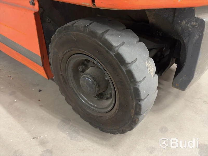 Eltruck Toyota 5FBE15 med laddare och gaffelförlängare