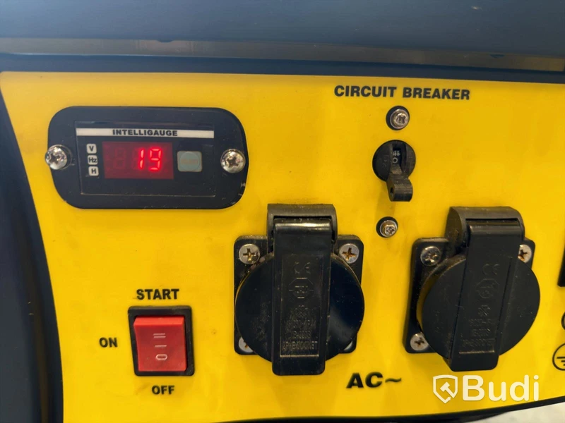 Champion CPG4000E1-EU 3000W Generator