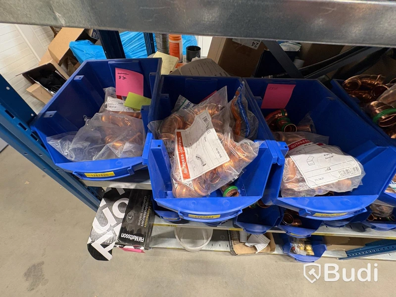Large lot of pipe fittings and couplings