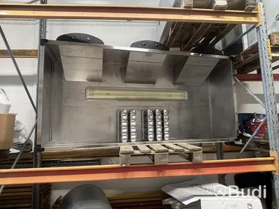 Pallet racking with ventilation parts, assorted items