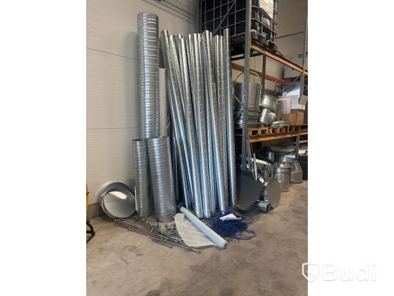 Pallet racking with ventilation parts, assorted items