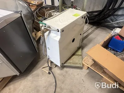 Pallet racking with ventilation parts, assorted items