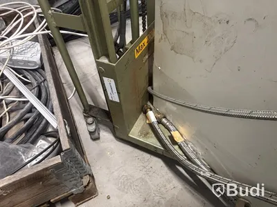 Pallet racking with ventilation parts, assorted items