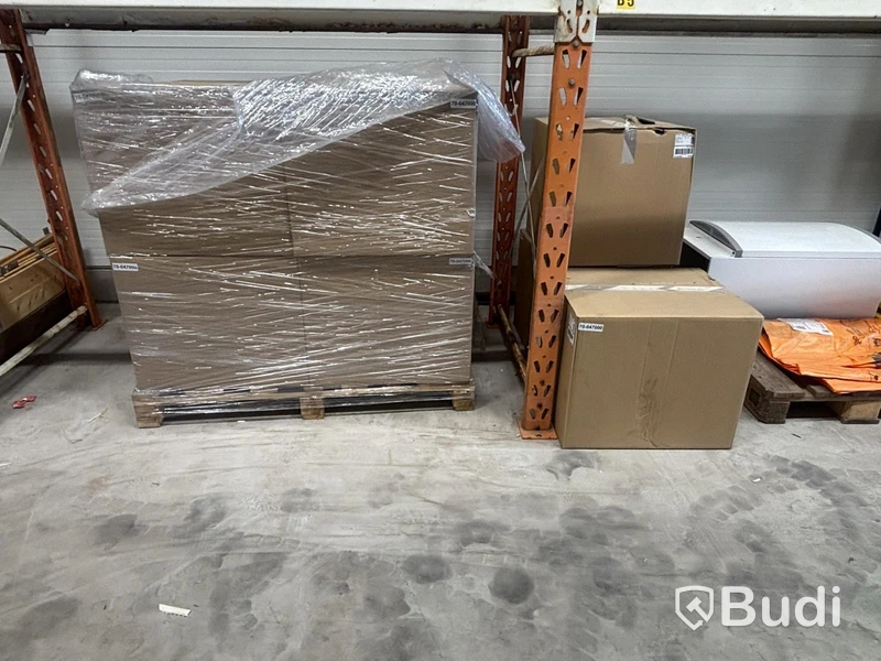 Pallet racking with ventilation parts, assorted items