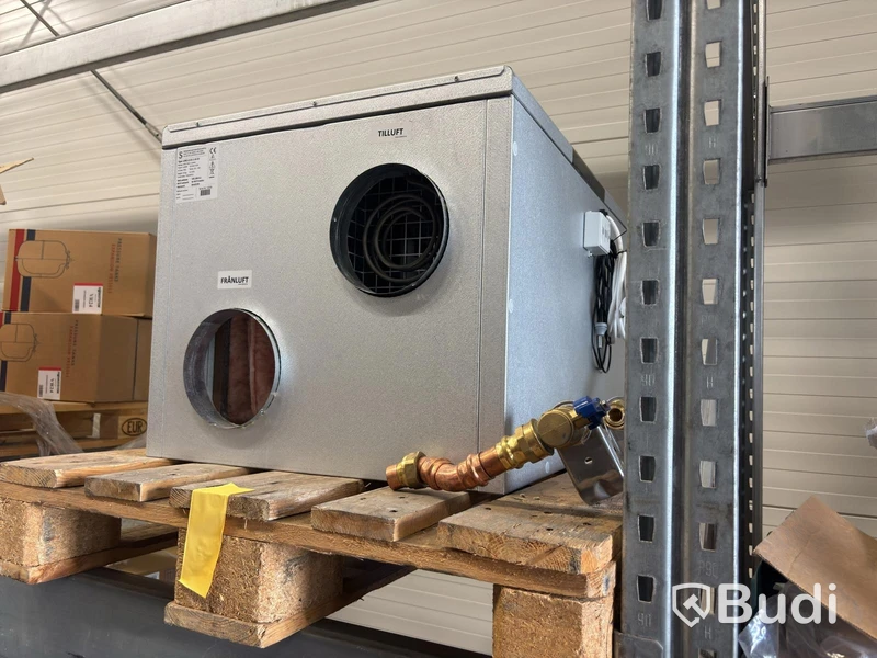 Lot of plumbing/HVAC items, air source heat pumps, assorted parts and units.