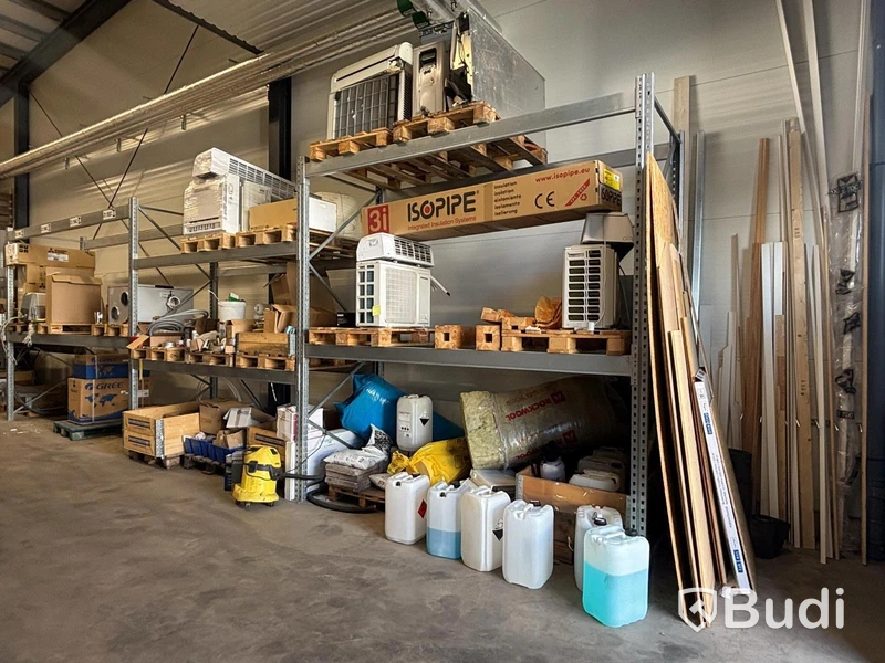 Lot of plumbing/HVAC items, air source heat pumps, assorted parts and units.