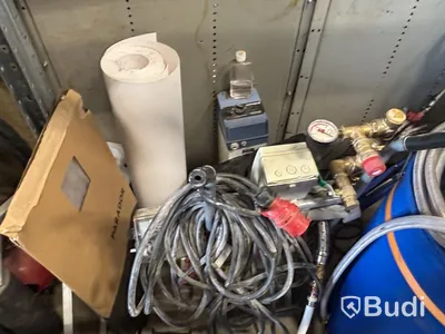 Lot of mixed plumbing and heating materials, etc.