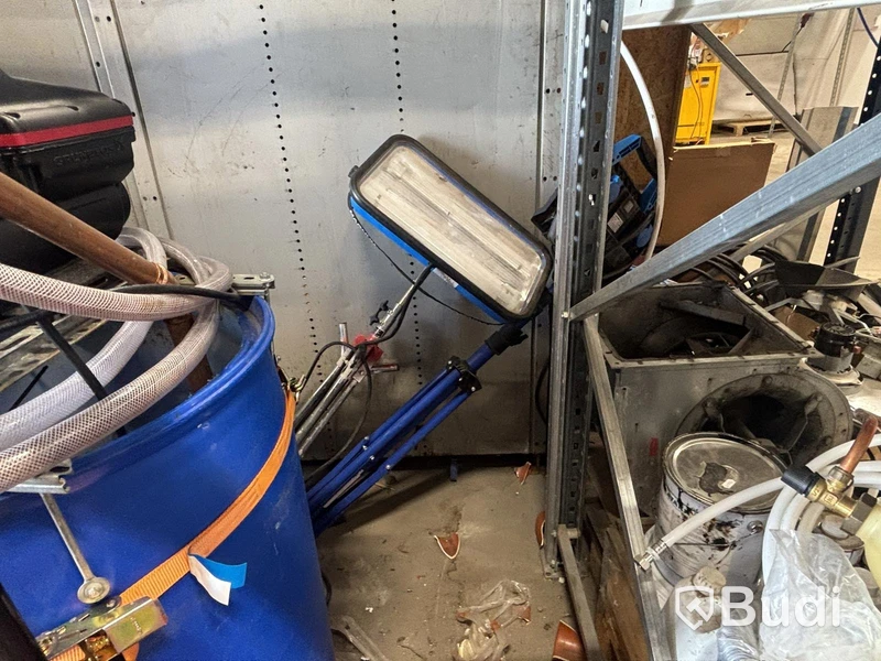 Lot of mixed plumbing and heating materials, etc.