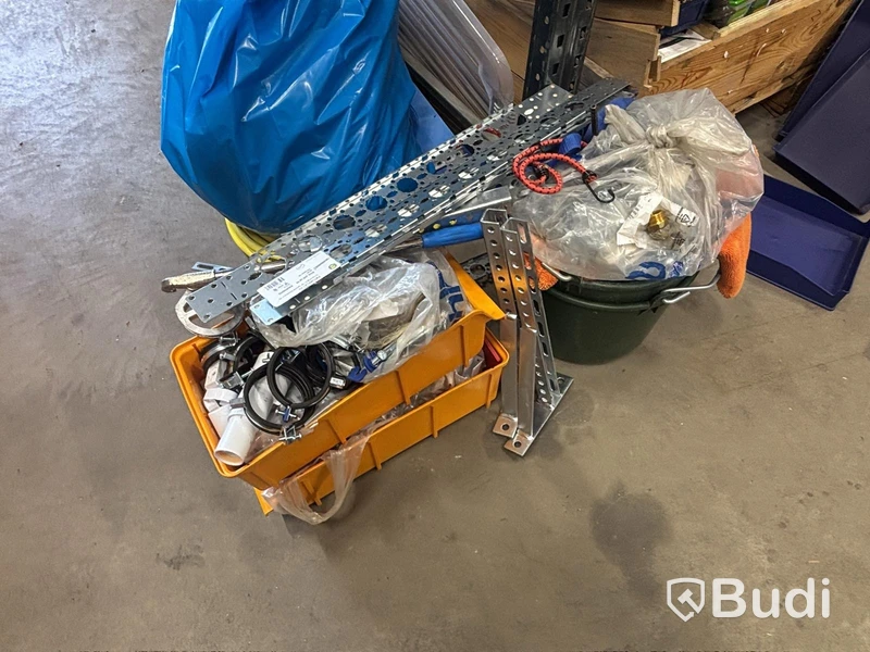 Lot of mixed plumbing and heating materials, etc.