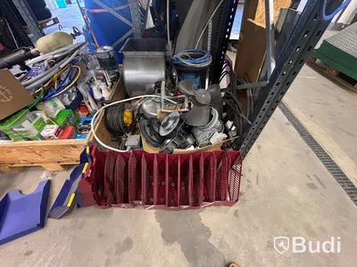Lot of mixed plumbing and heating materials, etc.