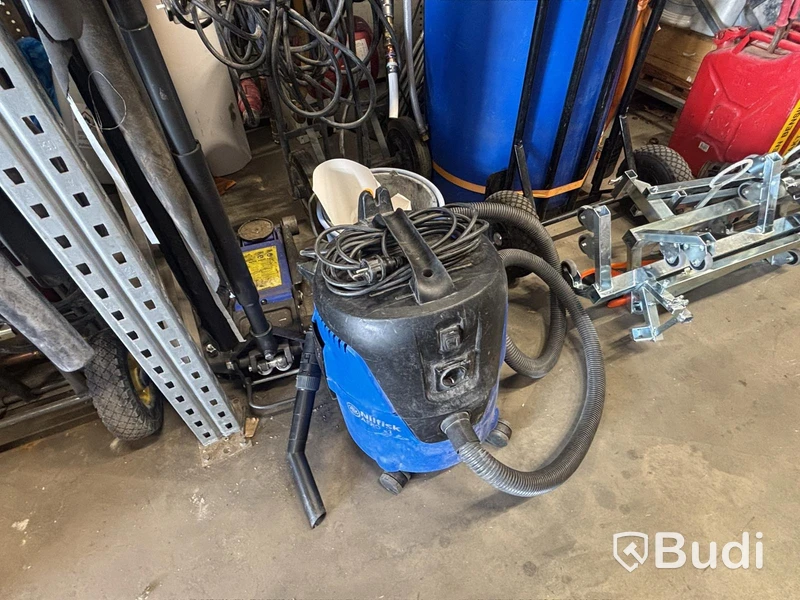 Lot of mixed plumbing and heating materials, etc.