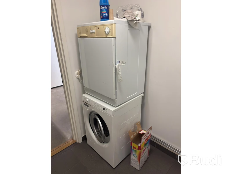 Tvättmaskin och torktumlare, staplade