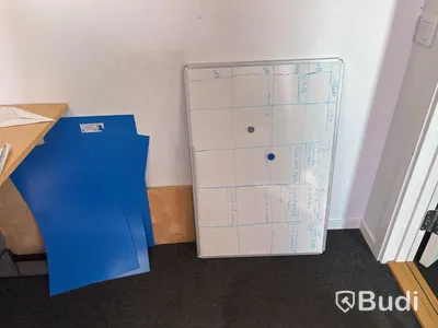 Kontor med höj och sänkbart bord