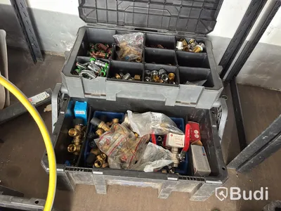 Plumbing lot incl. Novipro press tool