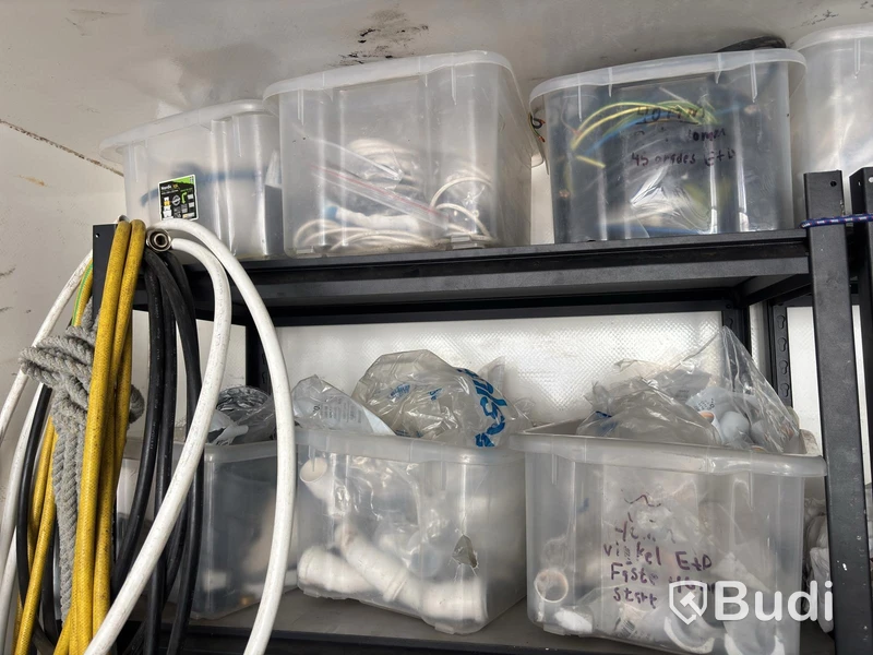 Plumbing lot incl. Novipro press tool