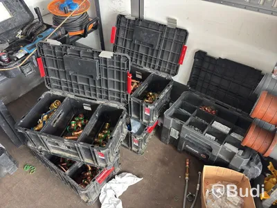 Plumbing lot incl. Novipro press tool
