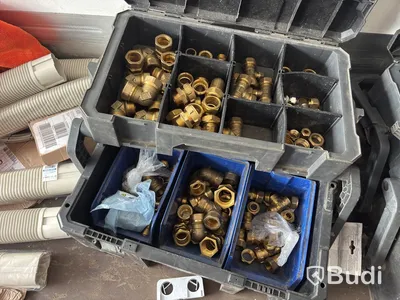 Plumbing lot incl. Novipro press tool