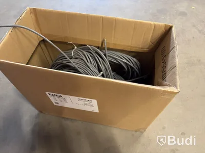 Stort parti med elmaterial, blandade komponenter och kabelrullar