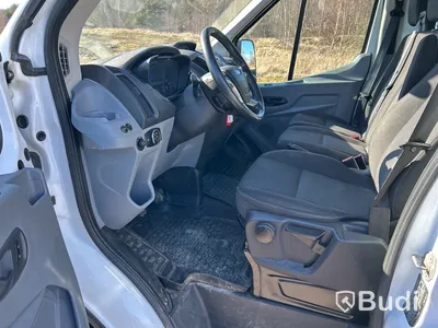 Ford Transit Chassi 350 2.2 TDCi FWD (155hk) - 2014 skåp med bakgavellift lätt lastbil
