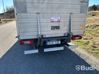 Ford Transit Chassi 350 2.2 TDCi FWD (155hk) - 2014 skåp med bakgavellift lätt lastbil