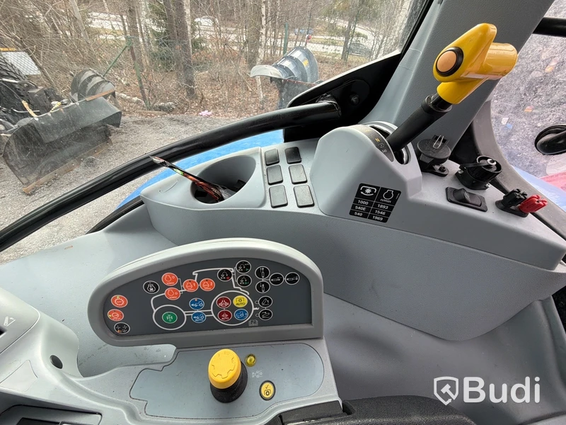Traktor New Holland T6 145 M