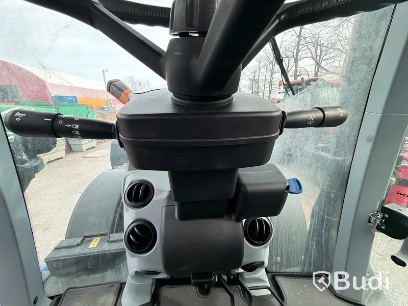 Traktor New Holland T6 145 M
