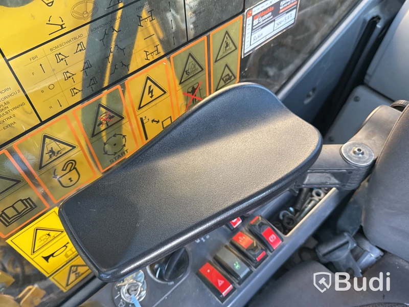 Hjulgrävare Komatsu PW148-11, -2019