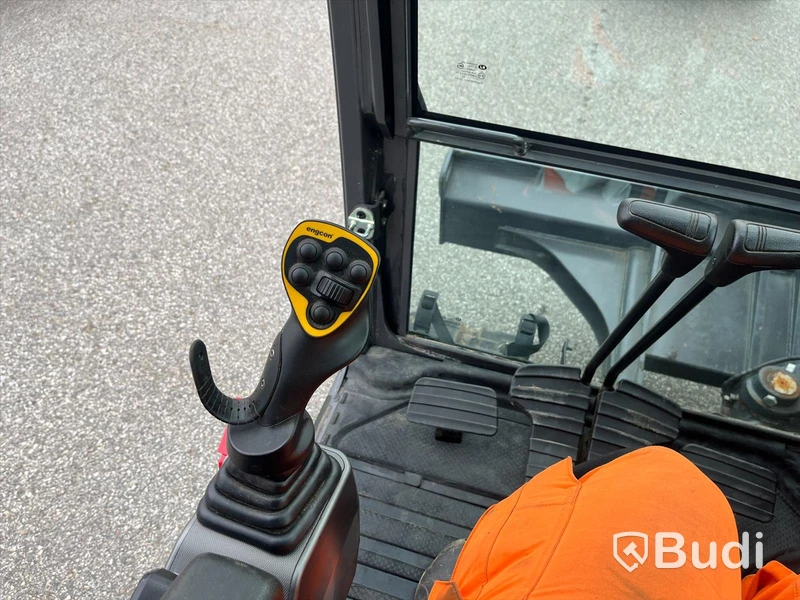 Minigrävare Develon DX85R-7 -2023 | med Engcons tiltrotator