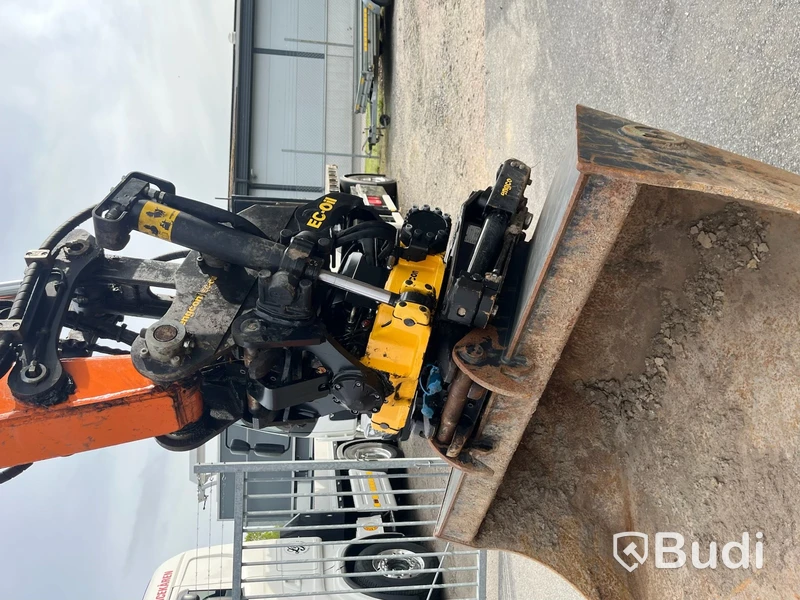 Minigrävare Develon DX85R-7 -2023 | med Engcons tiltrotator