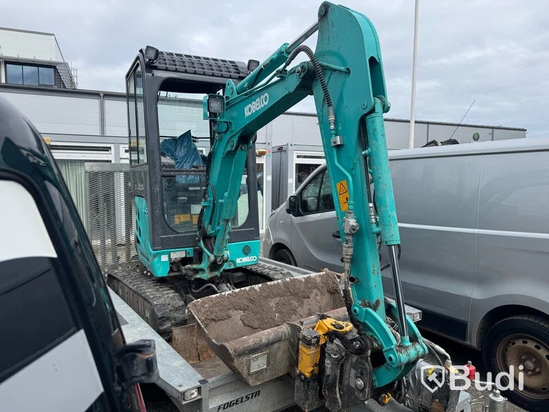 Minigrävare Kobelco 1.9 ton inkl. maskinsläp Brenderup