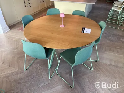 Matgrupp – runt bord Ø160 cm + 6 st stolar