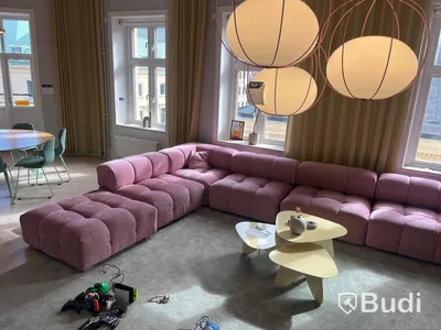 Modulsoffa från Cirkulär Interiör + soffbord + akustikpanel – komplett loungegrupp
