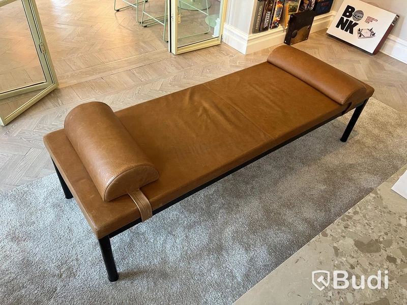 Dagbädd / bänk i läder – 180 cm från "Johanson Design"