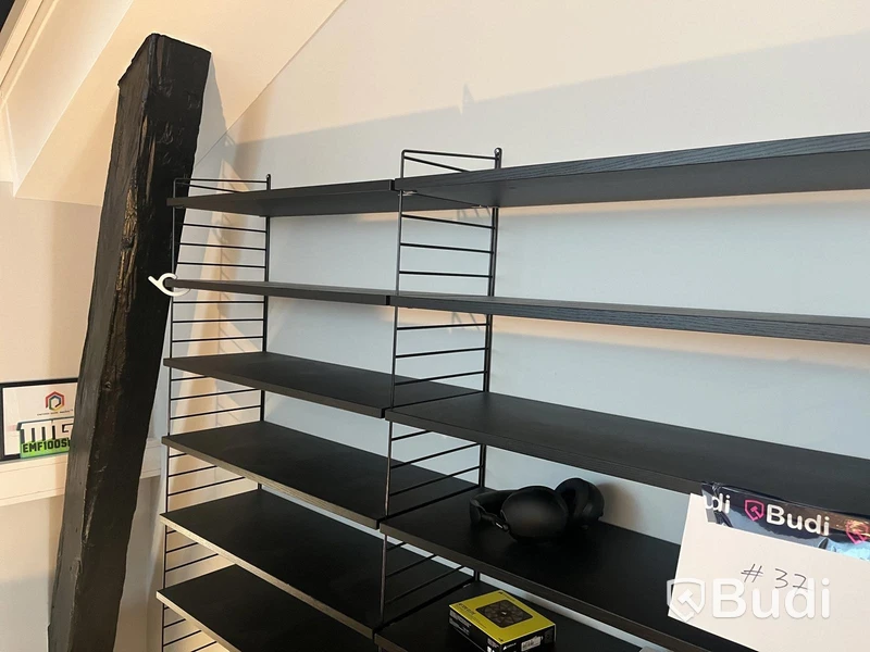 String hyllsystem – komplett med innehåll