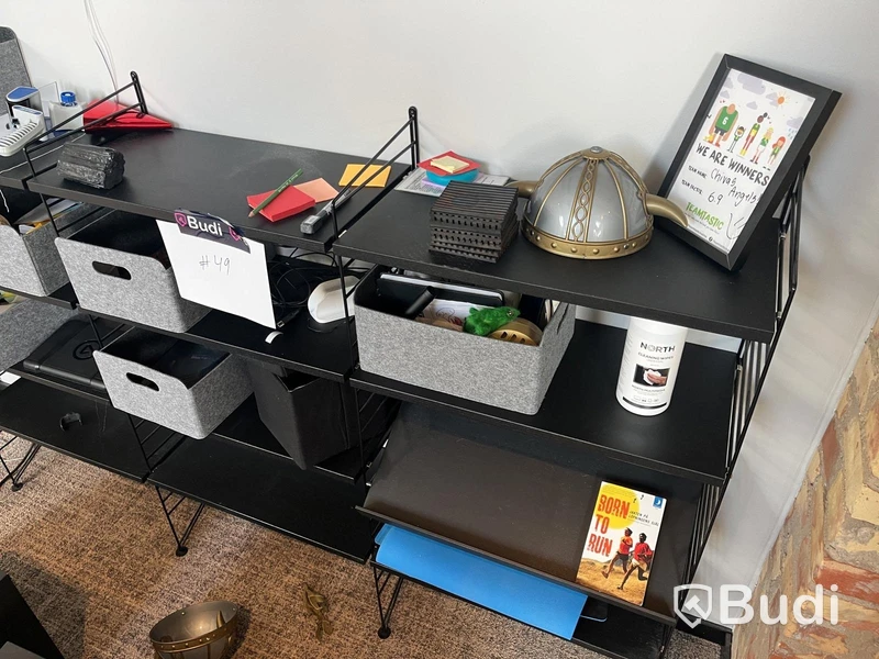 String hyllsystem – komplett med lådor & innehåll
