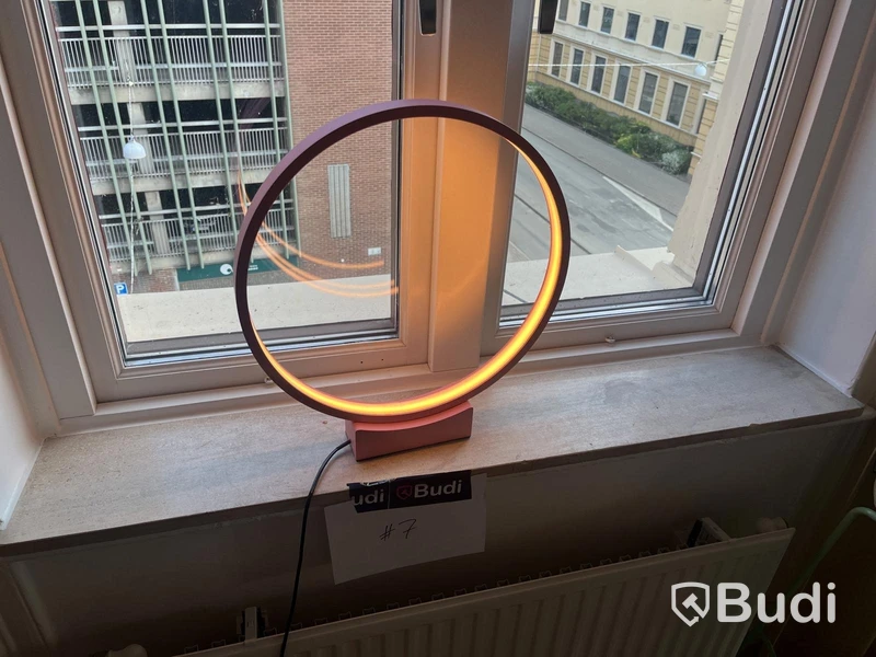 1 st. LED-bordslampa "HALO" från "Lightinova"