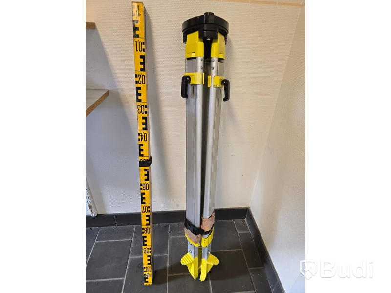Mätsticka samt stativ till nivåmätare.