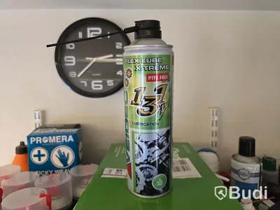 Parti med kem, smörjmedel, första förband, mm.